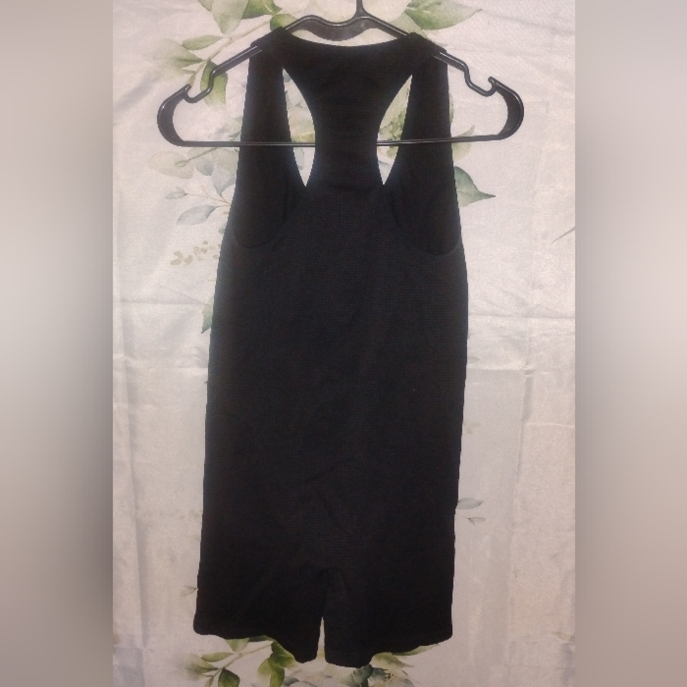 Set Of Two Ribbed Sleeveless Rompers - Picture 3 of 8